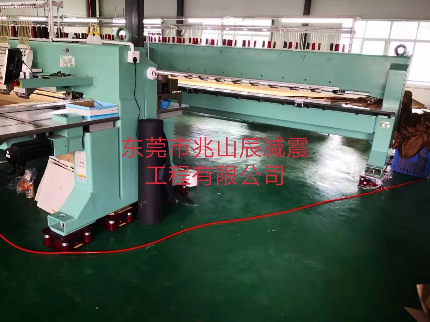 如何解决绣花机楼层共振